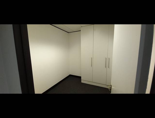210M² OFFICE TO LET IN BRYANSTON
